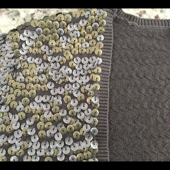 Bebe XS gray with Matt silver/gold sequin brand new cardigan - Picture 11 of 13
